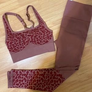 Fabletics Leopard Seamless Set